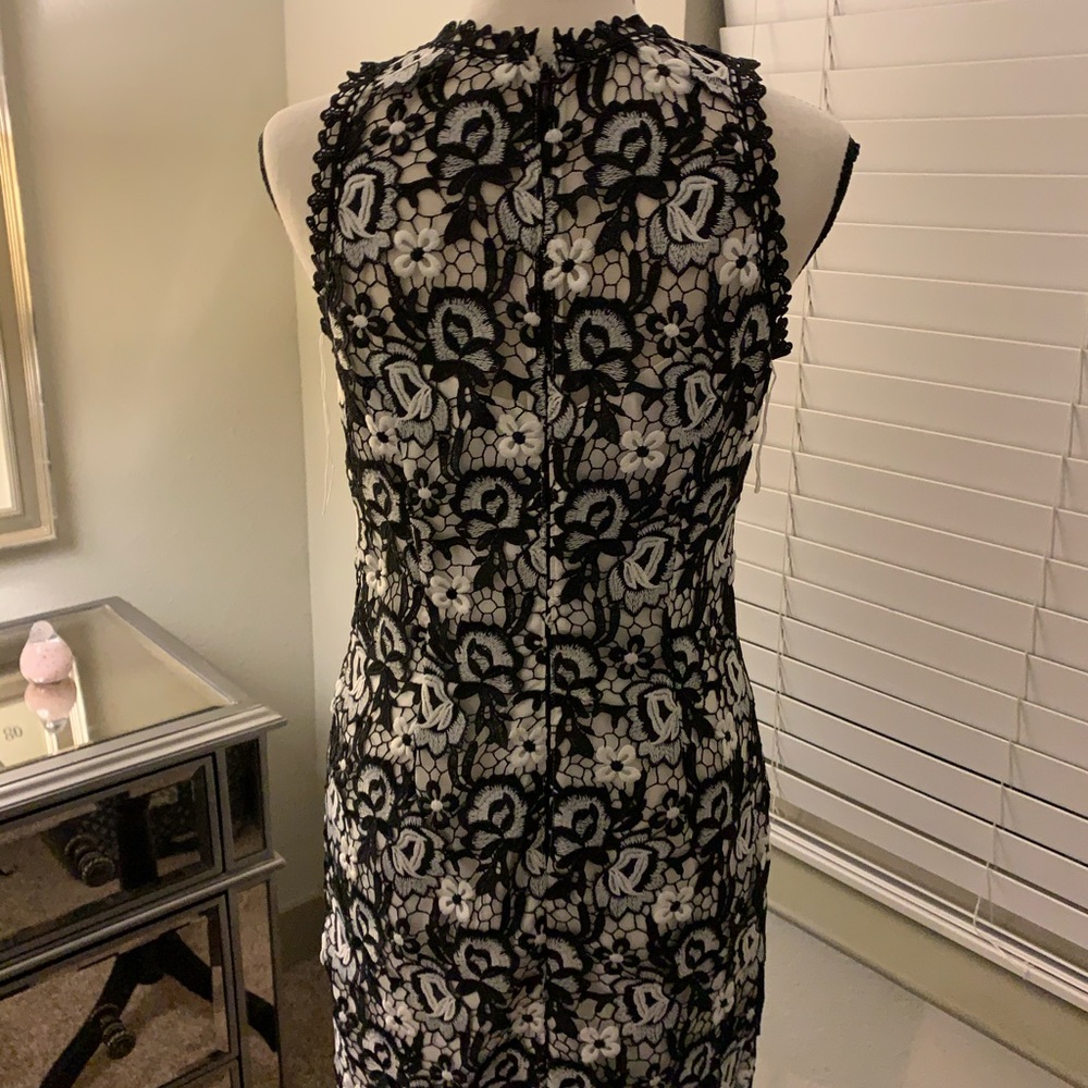 Dress - Picture 3 of 4